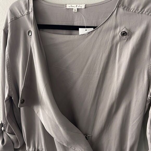 Willow & Clay Wrap Front Dress Size small chinch waist snap front zipper NWT - Picture 12 of 14